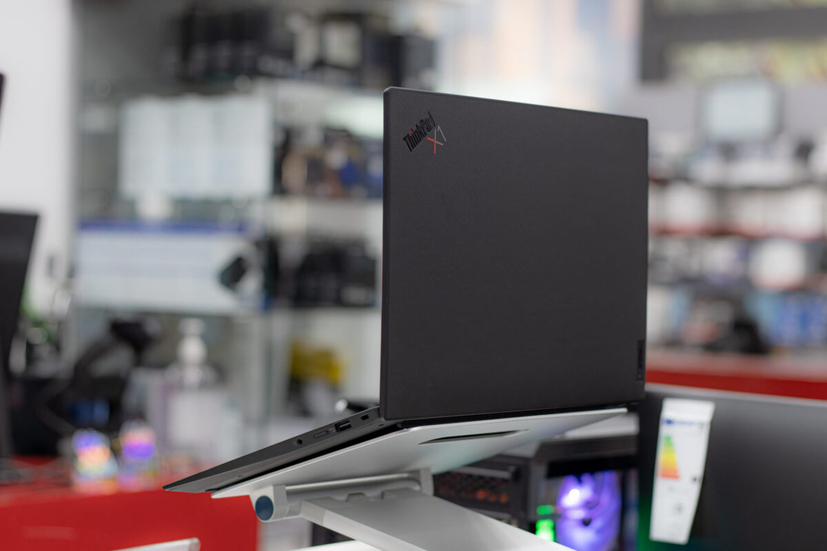 Lenovo X1 Carbon G11 14″ 2.8K i7-1370P - Image 3