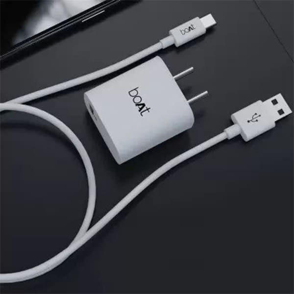 boAt-18W-Power-Charger-with-Detachable-Cable-2.jpg boAt 18W Power Charger with Detachable Cable - Image 3