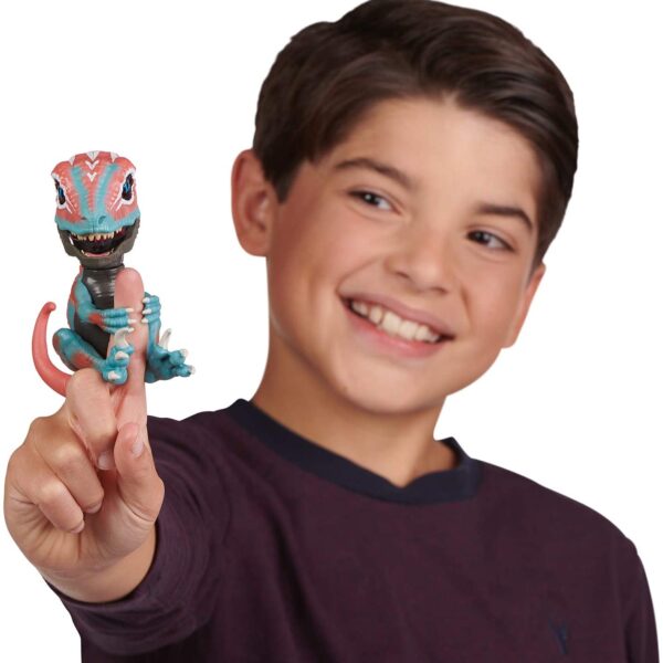 WowWee Untamed Raptor – Series 2- by Fingerlings – Mutant