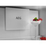 AEG OSC6M191ES 188cm Series 6000 Integrated 70/30 Frost Free Fridge Freezer - Image 3
