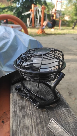 Silent USB Desk Fan 4 Blade Rotatable Mini Cooler photo review