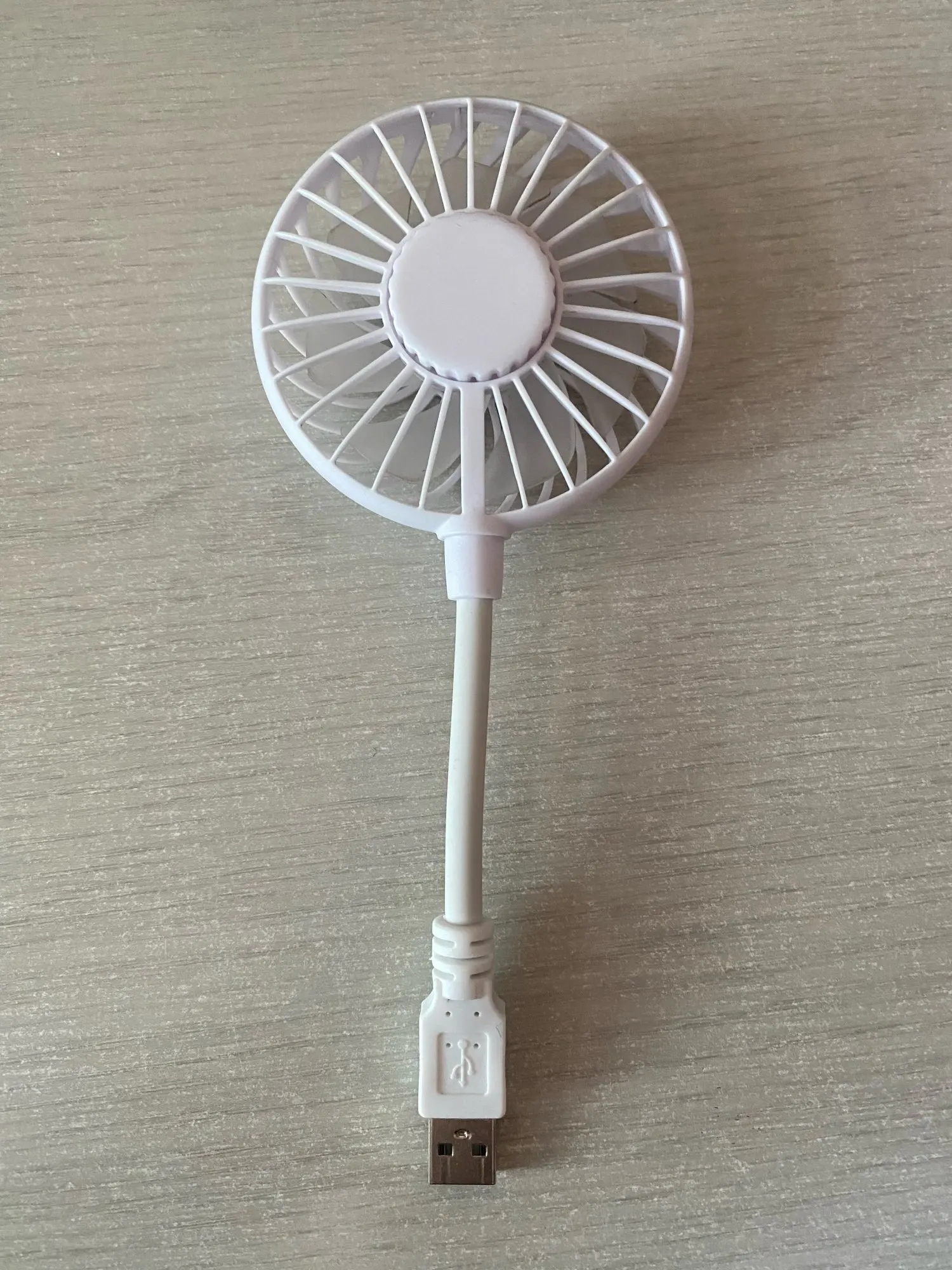 Mini USB Plug and Play Cooling Fan for Laptop Power Bank photo review