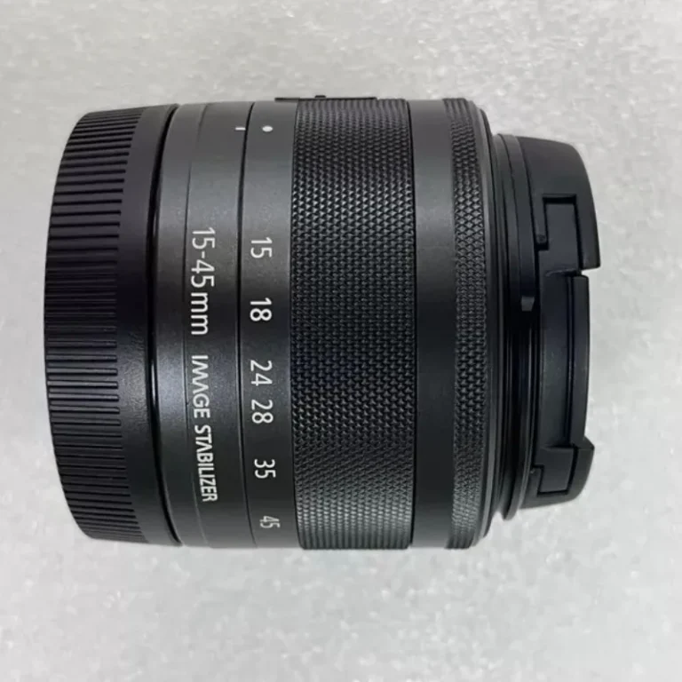 Side view of Canon EF-M 15-45mm f3.5-6.3 IS STM lens